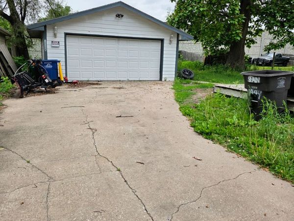 1444 E 22nd Street, Des Moines, IA 50317