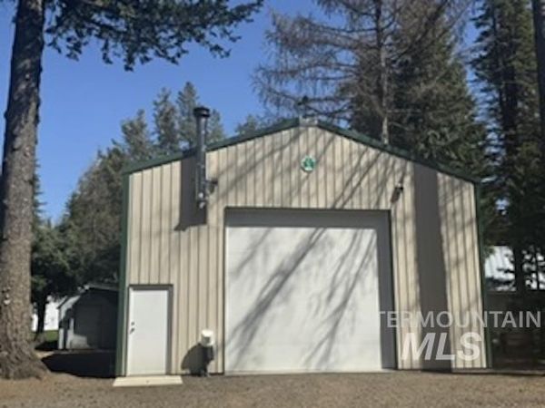 12868 Hereford Rd, Donnelly, ID 83615