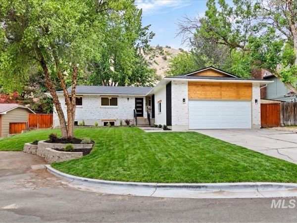 5927 N Collister Dr, Boise, ID 83703
