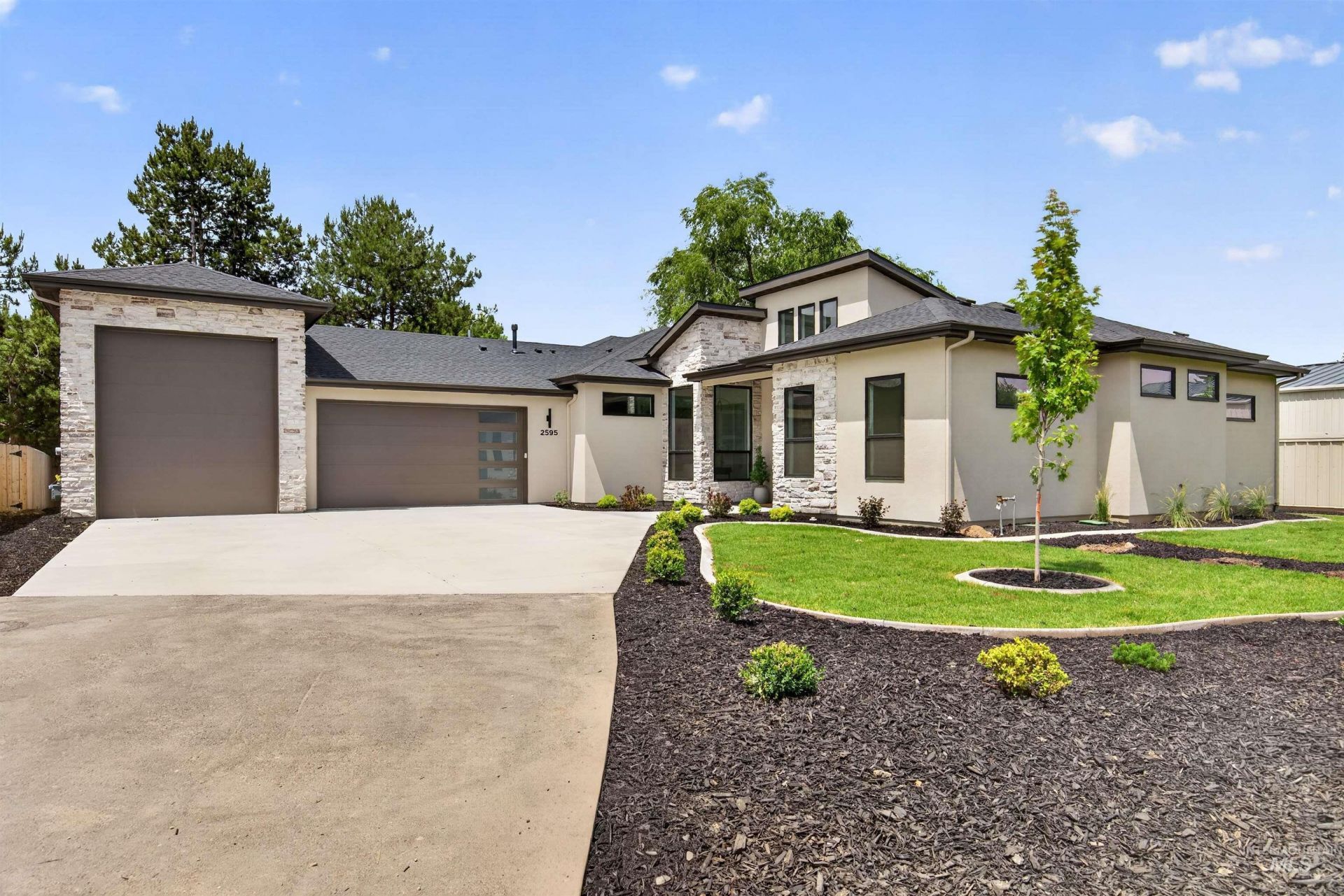 2595 S Greenwood Cir, Boise, ID 83706 Main Photo