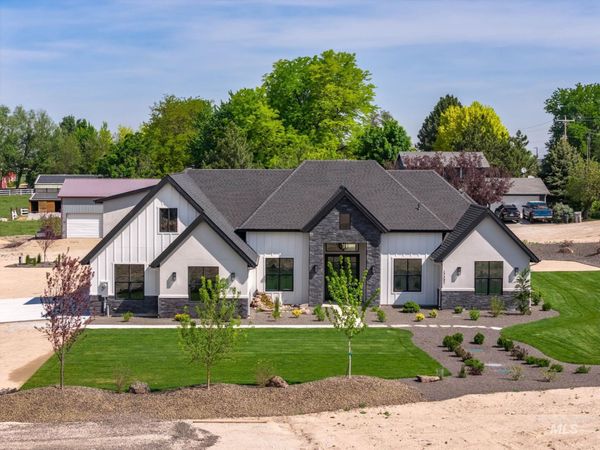 17397 Madison Rd, Nampa, ID 83687