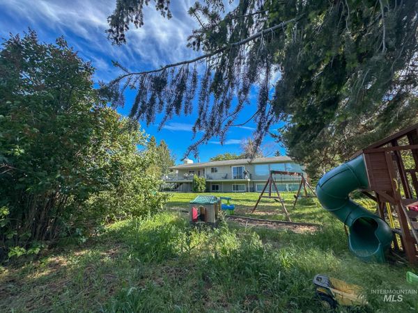 703 College St, Colton, WA 99113