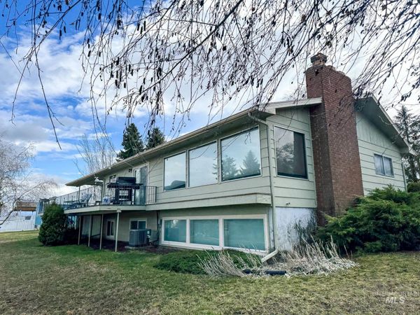 703 College St, Colton, WA 99113
