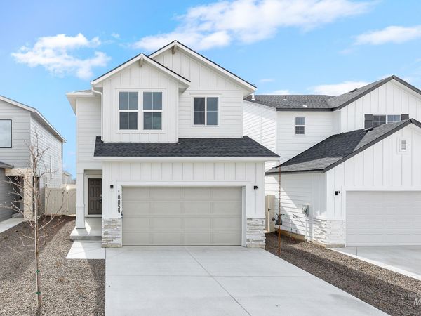 952 Thunderbolt St, Mountain Home, ID 83647