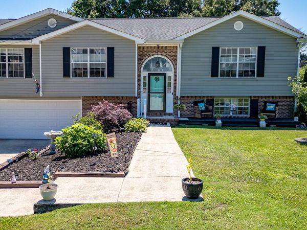 8618 Brook Shadow Drive, Hixson, TN 37343