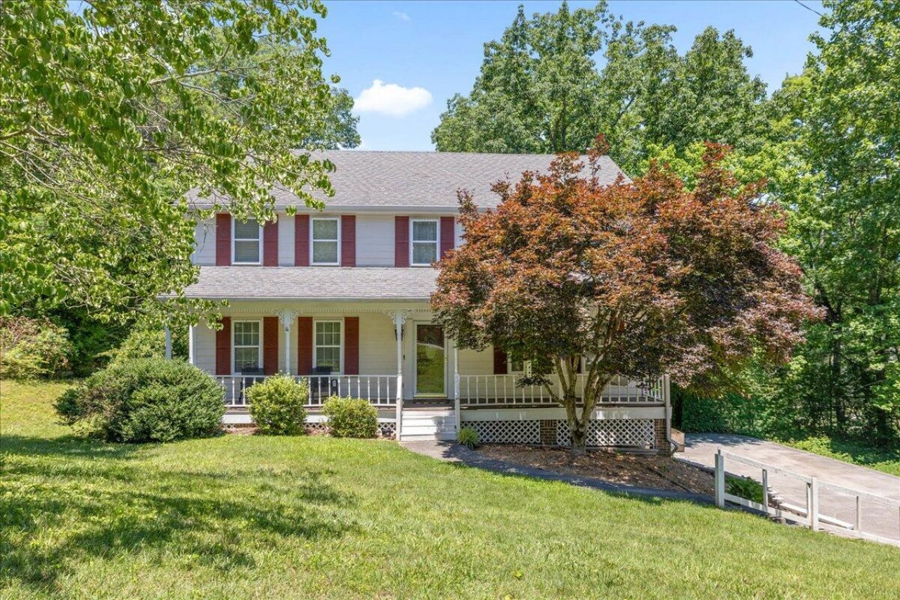 421 Golden Oaks Drive, Hixson, TN 37343 Main Photo