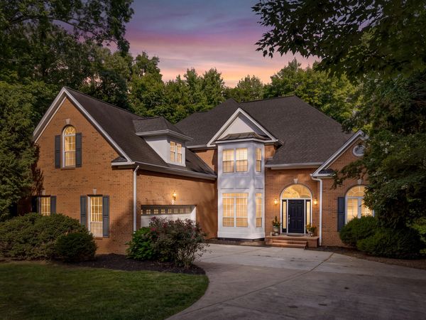 2305 Covington Cove Lane, Signal Mountain, TN 37377