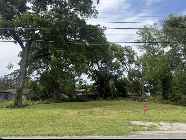 527 W Gordon Avenue, Rossville, GA 30741