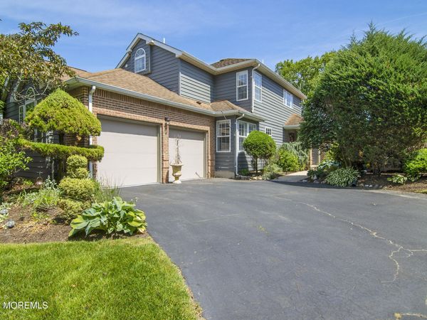 19 Fairway Boulevard, Monroe, NJ 08831