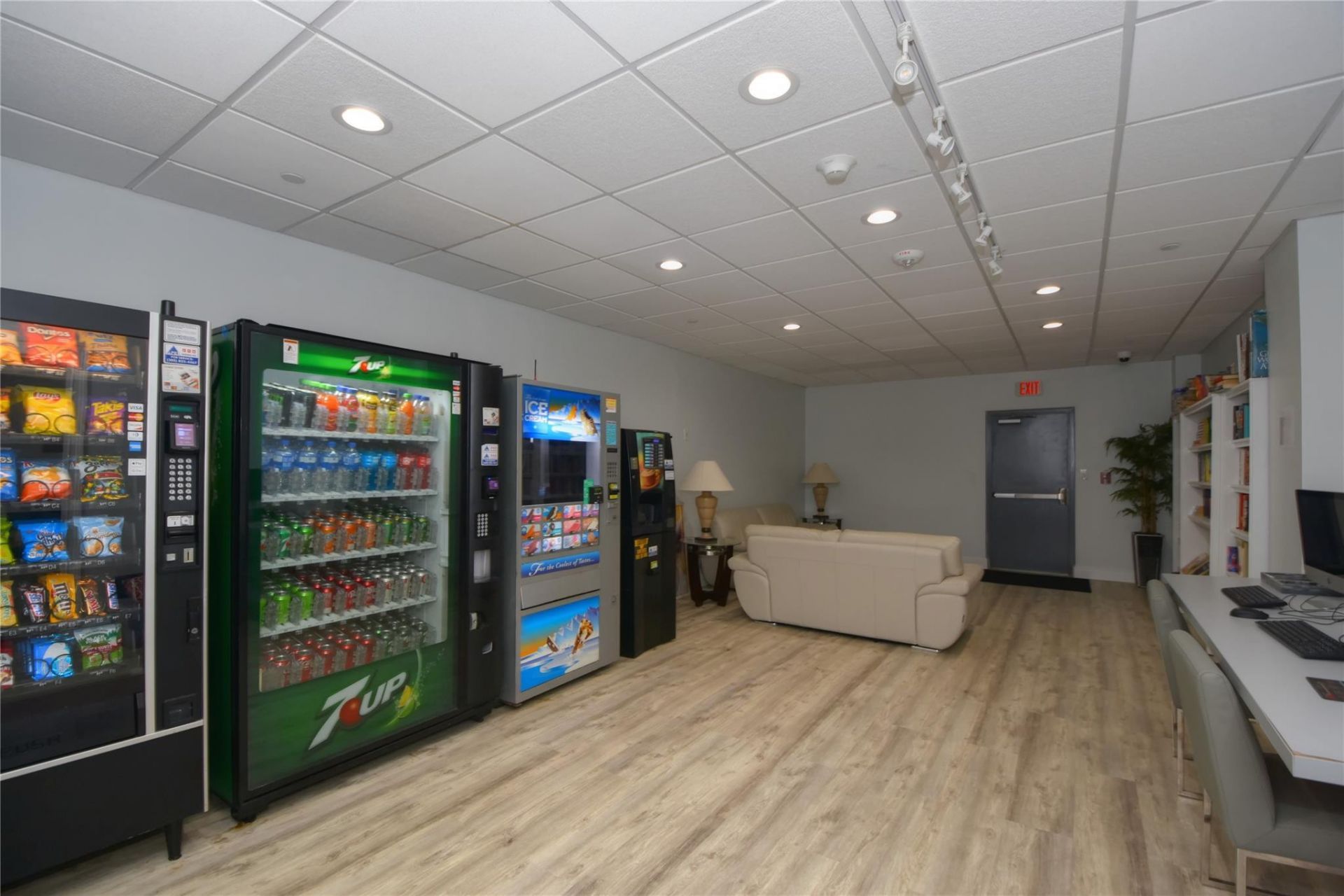 405 N Ocean Boulevard, Unit 207, Pompano Beach, FL 33062 Photo
