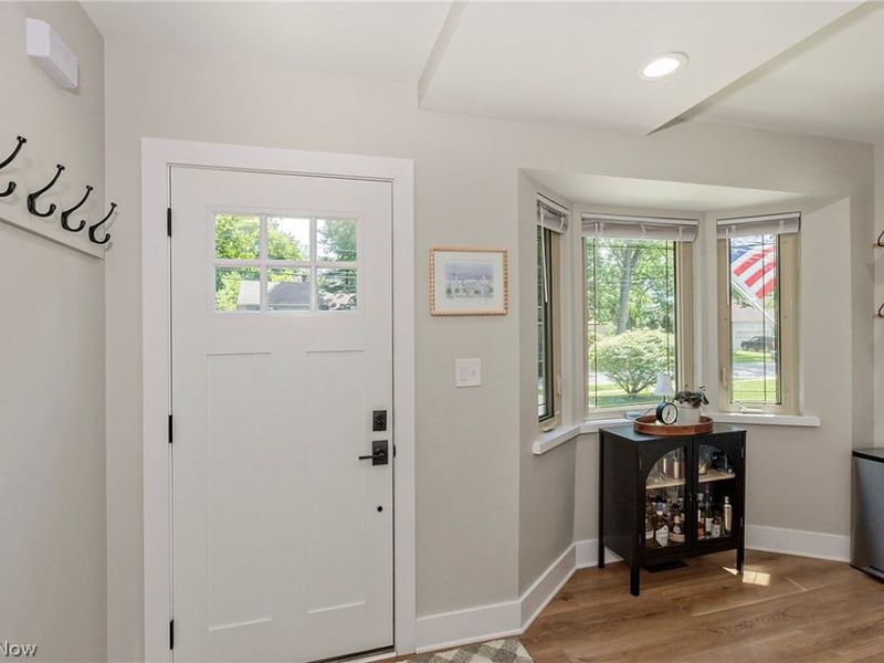 590 Glen Park Drive, Bay Village, OH 44140 Photo 2
