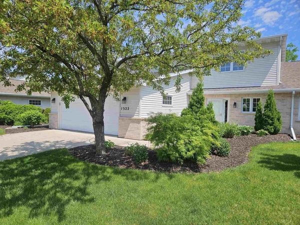 1522 RIVER PINES DRIVE, Green Bay, WI 54311