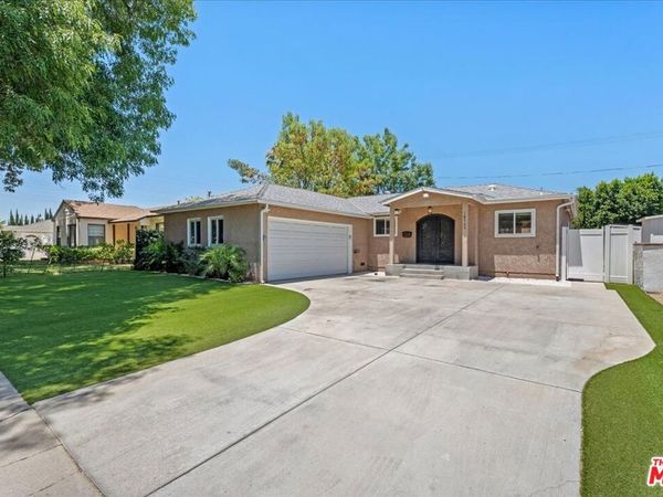 18725 Martha Street, Tarzana, CA 91356