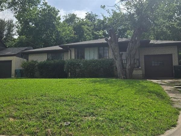 626 Kessler Boulevard , Sherman, TX 75092