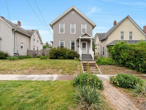 1531 15th Avenue , Moline, IL 61265