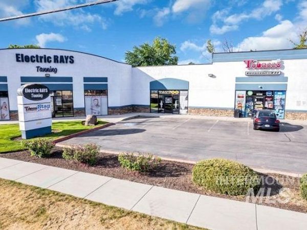 6734 W State Street, Garden City, ID 83714