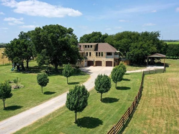 161 CR 375 DR , Jarrell, TX 76537