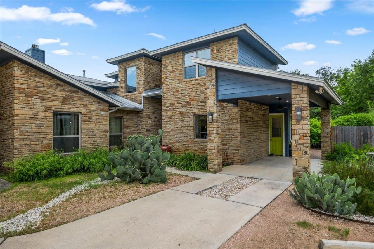 913 Stobaugh St, Unit B, Austin, TX 78757 Main Photo