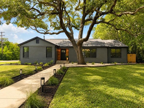 1200 Spruce ST , Lockhart, TX 78644