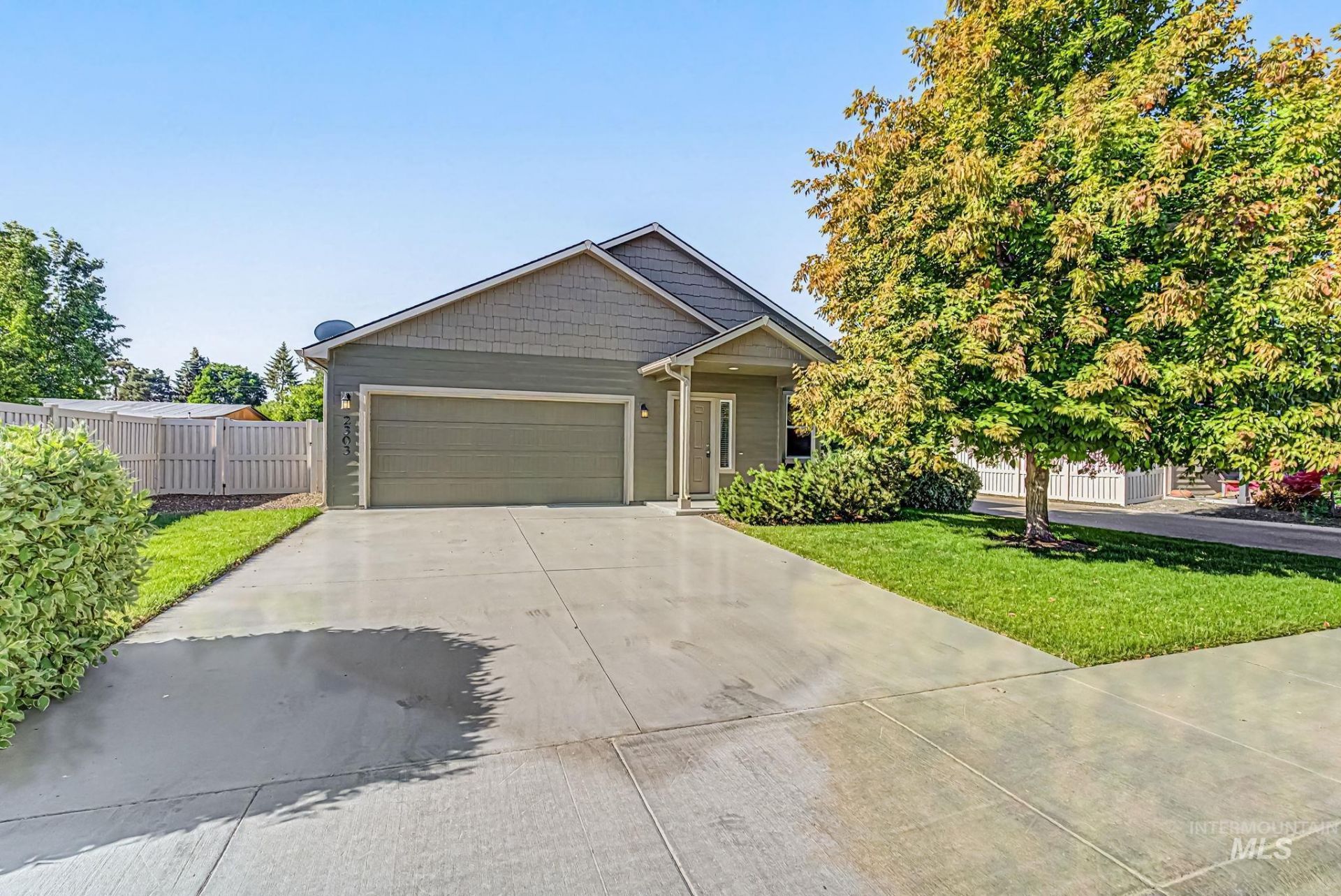 2303 E Elm Grove Dr, Nampa, ID 83686 Main Photo