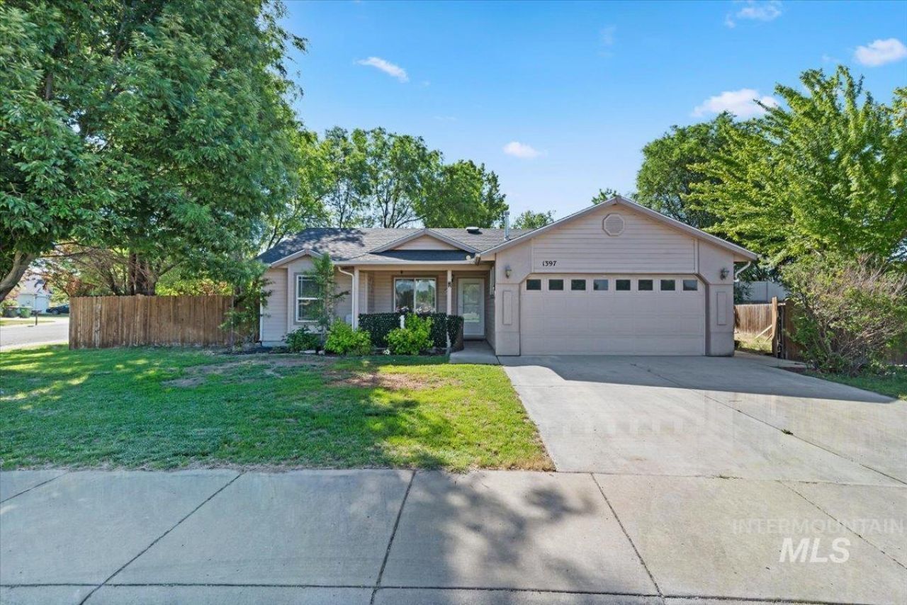 1397 W Silver Salmon Dr, Meridian, ID 83642 Main Photo