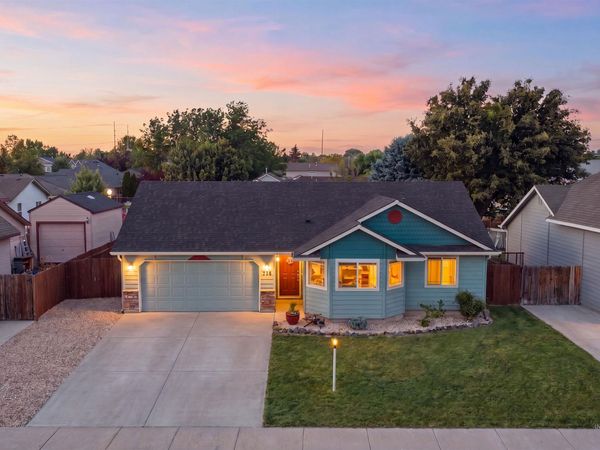 738 W Mariah Ave, Nampa, ID 83686