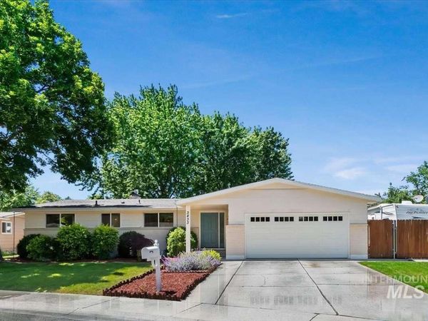 3433 N Manchester St, Boise, ID 83704