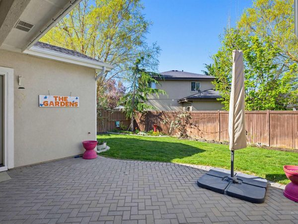 5563 N Mitchum, Meridian, ID 83646