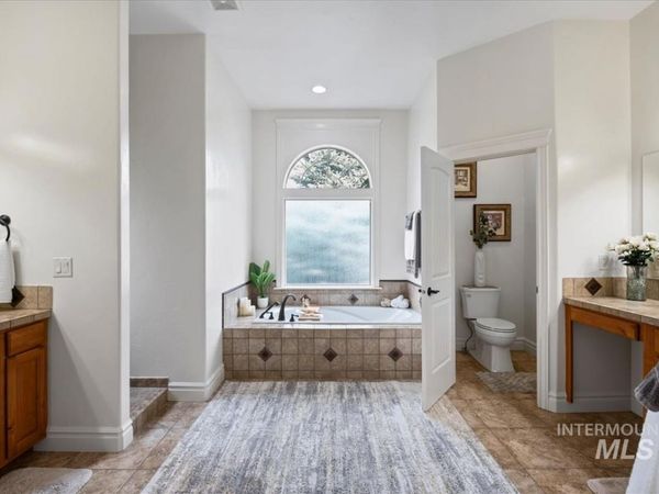 3129 S Silvertip Ln, Meridian, ID 83642