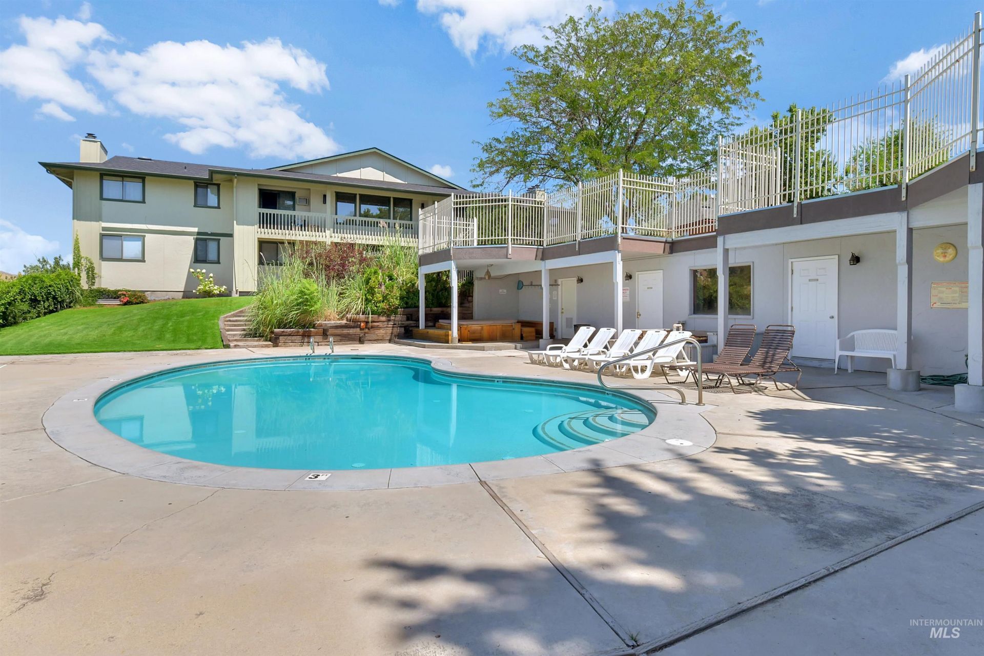 1420 W Camel Back Ln, Unit 206, Boise, ID 83702 Main Photo