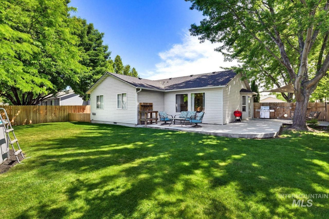 1050 W Verbena Drive, Meridian, ID 83642 Main Photo