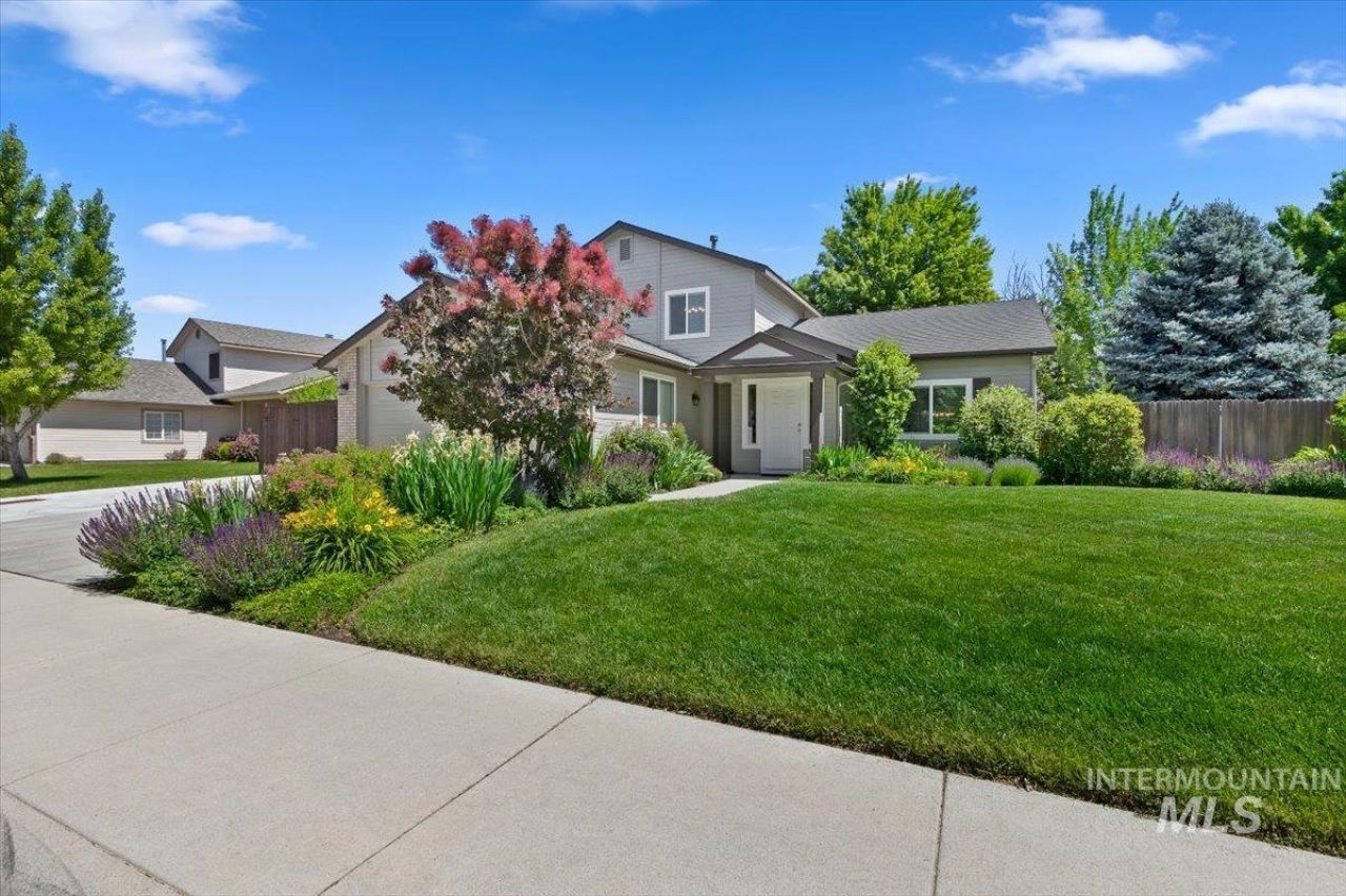 2870 N Quarrystone Way, Meridian, ID 83646 Main Photo