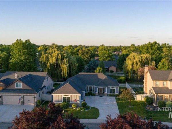 611 E Halpin Drive, Meridian, ID 83646