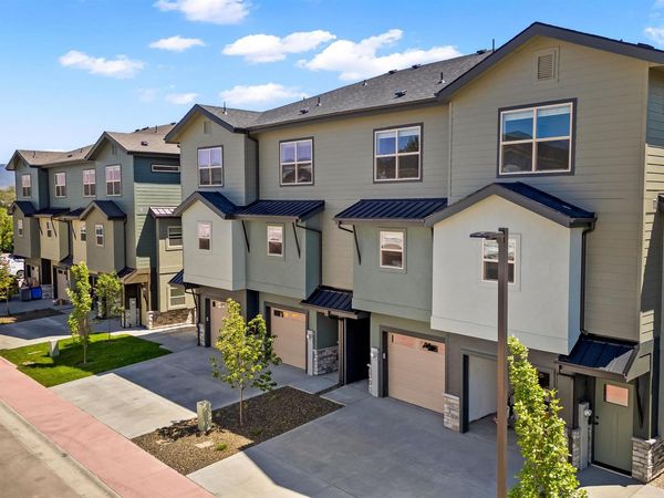 7488 W Swain Lane, Garden City, ID 83714