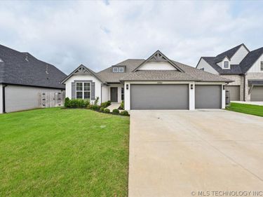 13702 S 21st Street East , Bixby, OK 74008