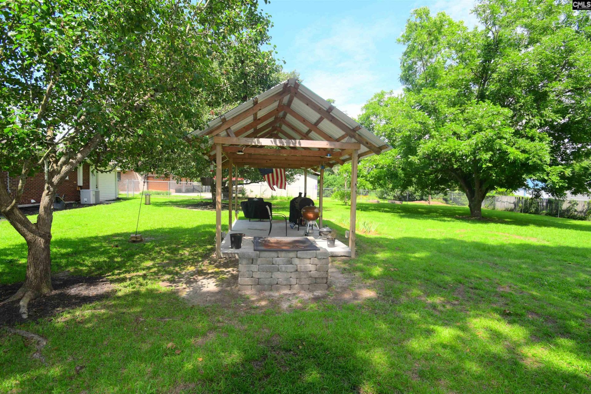 2631 Deloache Avenue Photo 17