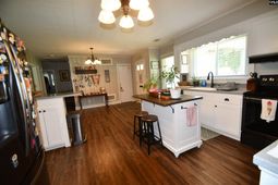 2631 Deloache Avenue photo 4