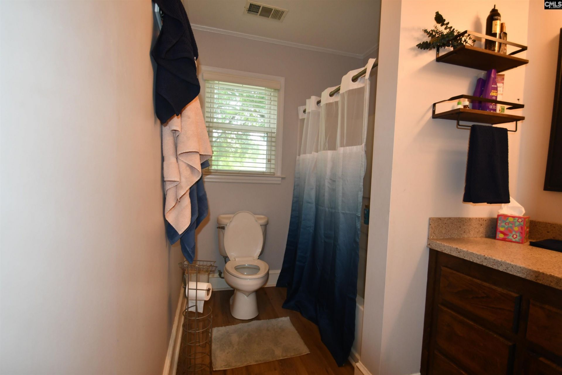 2631 Deloache Avenue Photo 9