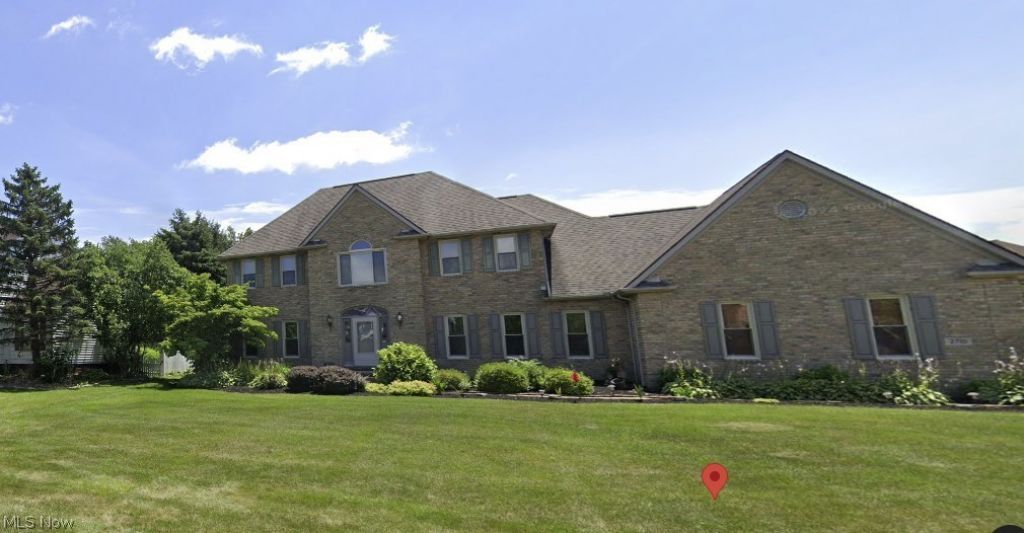 2710 Missenden Street Nw, North Canton, OH 44720 Main Photo