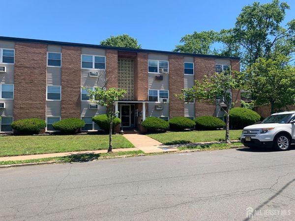 5 Charles Street , New Brunswick, NJ 08901