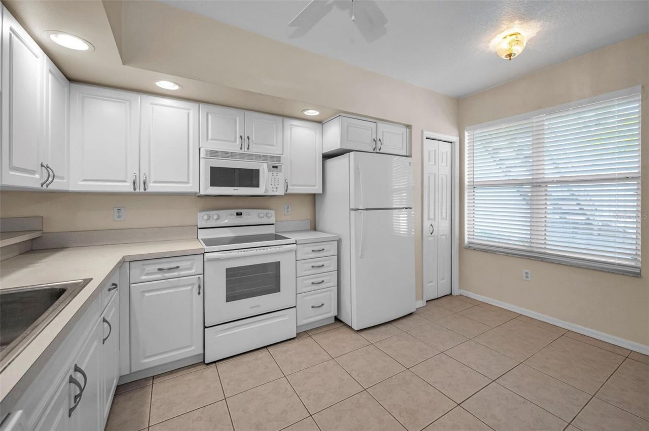 1400 Water View Drive W, Unit 104, Largo, FL 33771 Photo