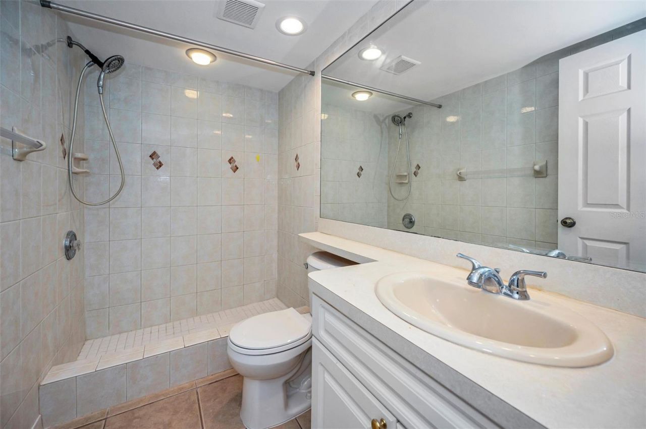 1400 Water View Drive W, Unit 104, Largo, FL 33771 Photo