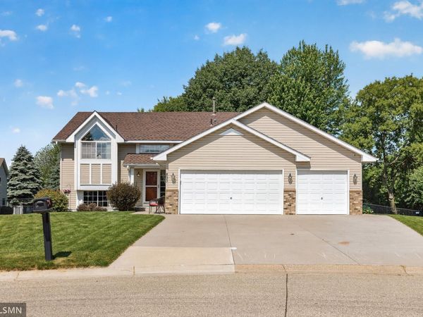 893 Marnie Circle S, Maplewood, MN 55119