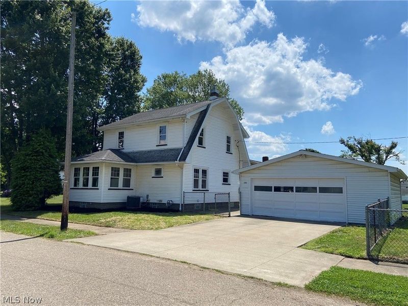 102 Downs Avenue, Newcomerstown, OH 43832 Photo 2