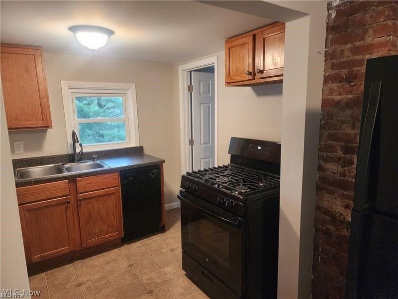 1920 17th Street SW, Akron, OH 44314 Photo 3