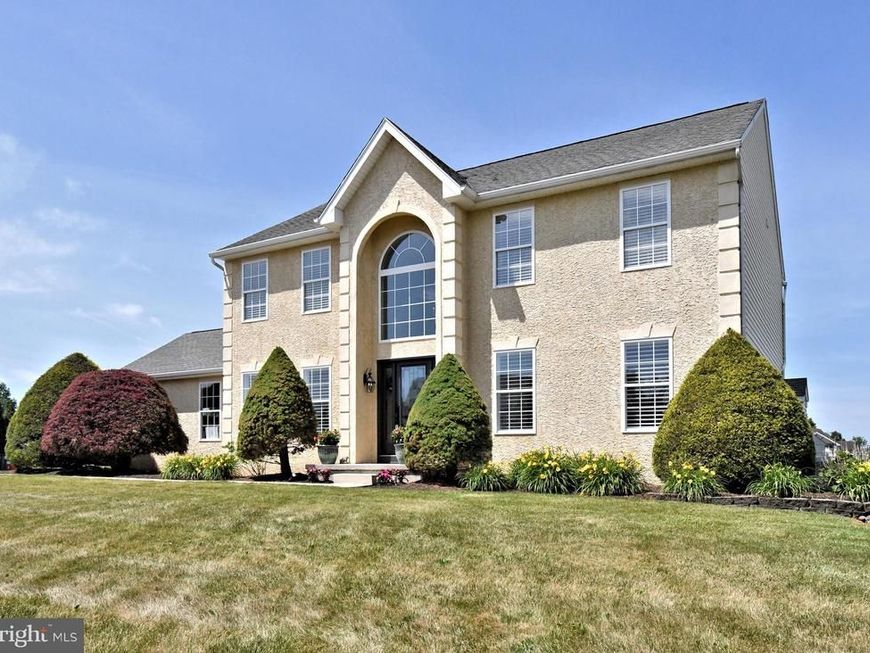 41 Edmonds Drive, Royersford, PA 19468 Main Photo