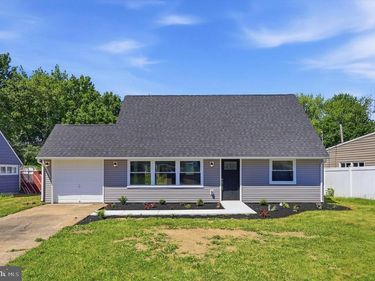 101 KINGWOOD LANE, LEVITTOWN, PA 19055