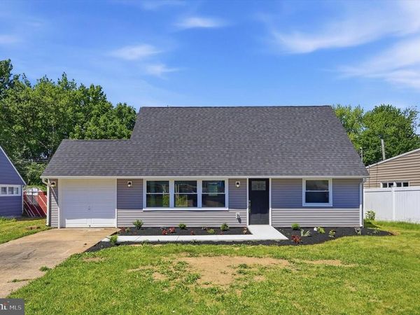 101 KINGWOOD LANE, LEVITTOWN, PA 19055
