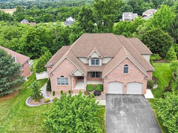 11067 WEATHERSTONE DRIVE, WAYNESBORO, PA 17268