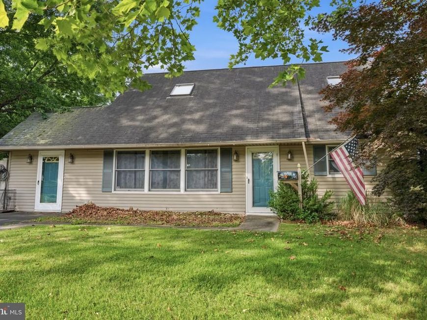 2 Quay Road, Levittown, PA 19057 Main Photo